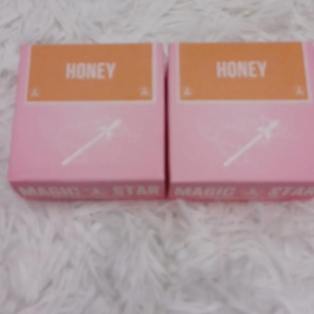 Bundle Of 2 Jeffree Star Magic Star Honey Matte Setting Powder In Soft Matte